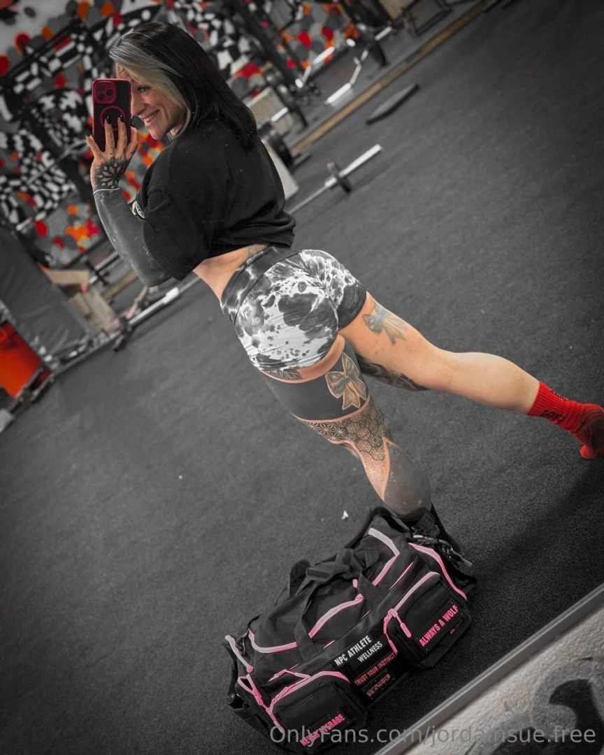 My body is tea and my ass is fat what more could you ask for 