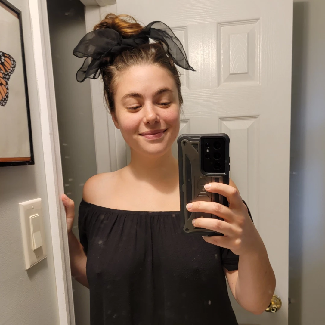 I wanna sleep in your room do you mind 