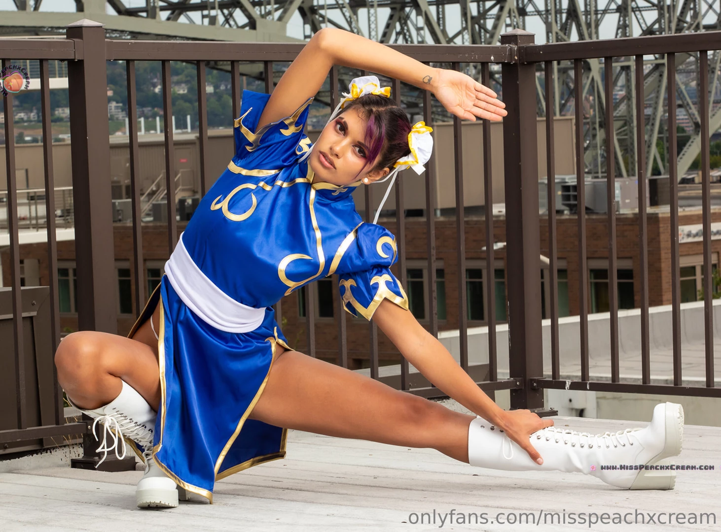 Solo cosplay livestream tonight at 8pm go to my vip page 