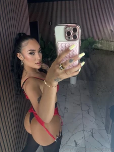 I want to feel your hands all over my body fingering and stretching my