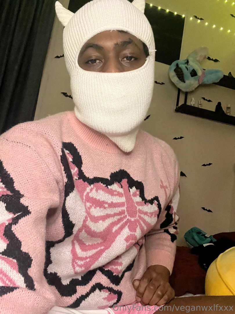 Yall trynna get freaky tonight 