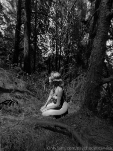 Una bruja en el bosque