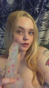 Tell me where to put it baby i wanna do what you tell me to spam my