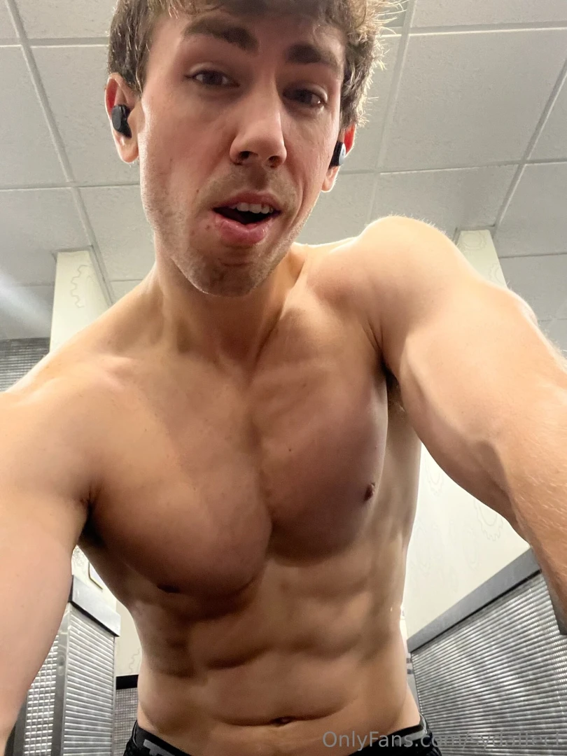 Started my monday morning with a workout hope you all have a great 