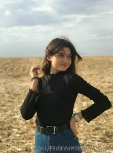 Cute girl elvira_shake loves to play with her tight red pussy after part 67