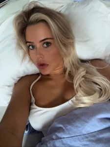 Good morning pics freshly out of bed by the way i don t wear pants part 2