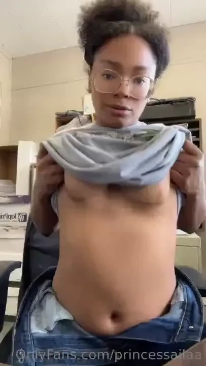 Bored work - come sneak me so we can fool around 