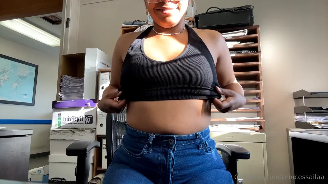 The outfit and the ass in the jeans happy friday 
