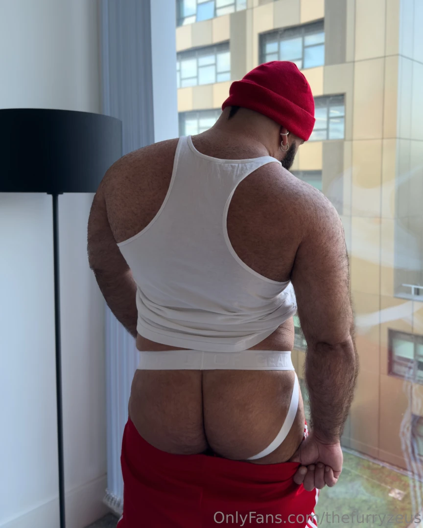 I dropped my sweatpants 