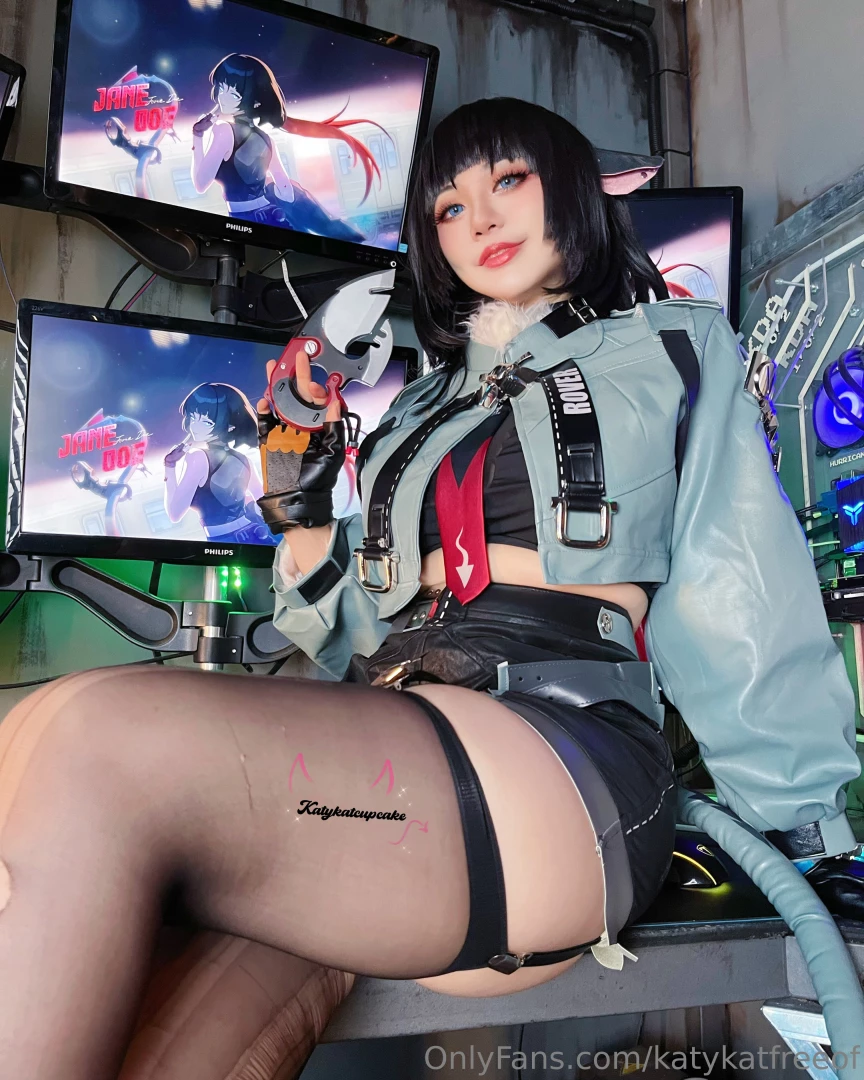 Do you prefer seeing jane doe from the top or bottom angle 