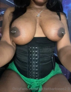 Which lips do you prefer