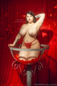 Lady in red part 723