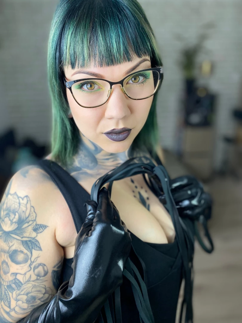 Would you submit to my power and let me captivate your every desire 