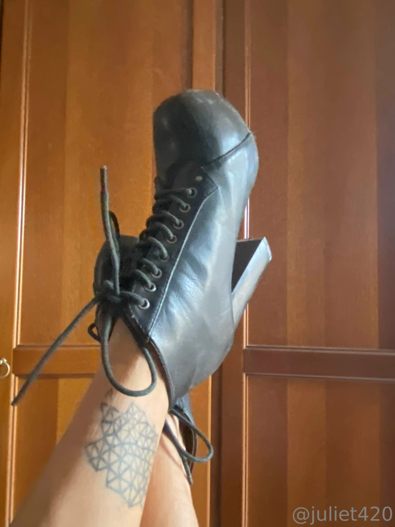If you love used shoes dm me or visit my vinted search 420july on 