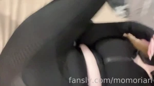 Can you imagine i was in the gym and noticed that my yoga pants is part 1