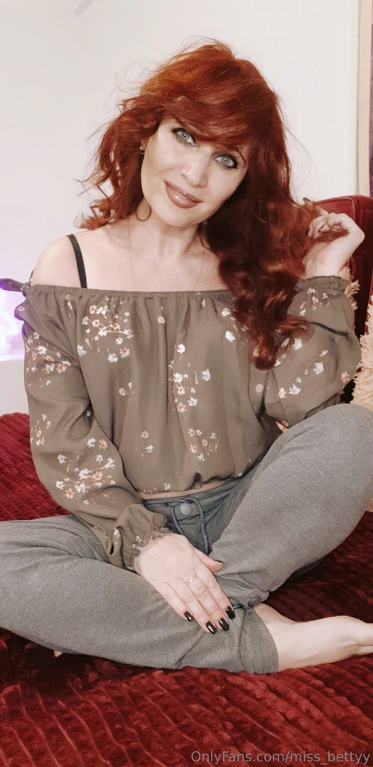 I love chatting with my fans what s on your mind i m ready to listen 