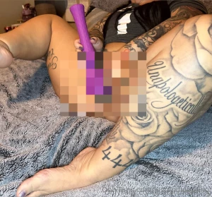 I love when she plays with herself this was hot asf i can t wait to