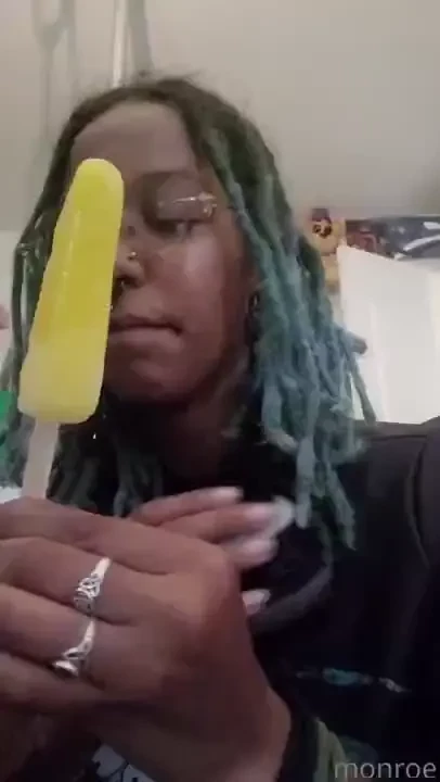 It s so hot and i have no one to share with 