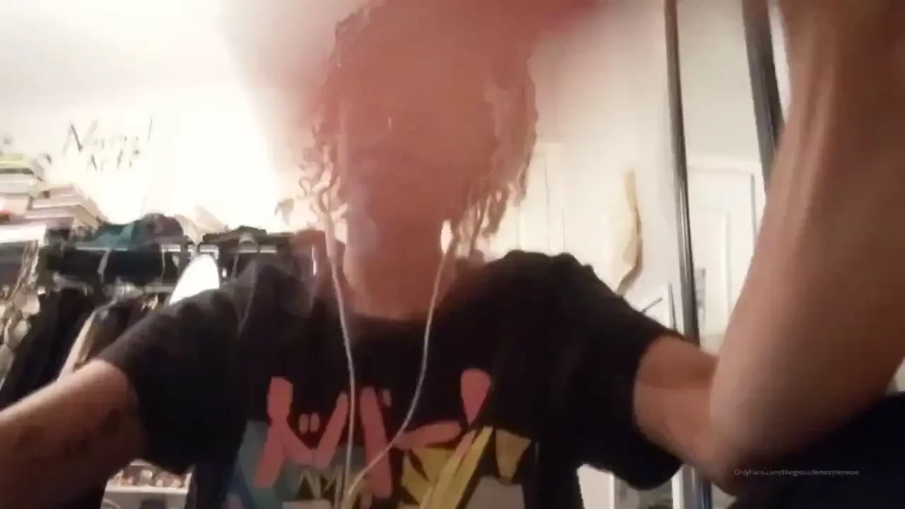 Incoming trigger warning only fans is the only place i ve been active 