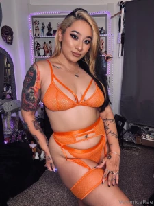 This set hugged my curves perfectly i think i ll be wearing something part 1