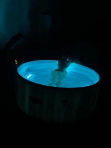 Winter nights in the hot tub part 2