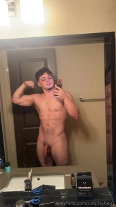 I wanna take someone in front of this mirror