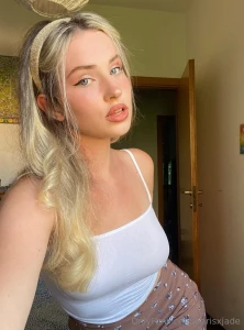 Hot blonde carol_elena just turned 18 she is craving deep penetration part 80