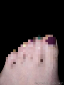 New feet photo and painting my nails part 2