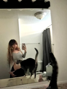 Kitttttyyyyy and no not my pretty kitty for once part 2