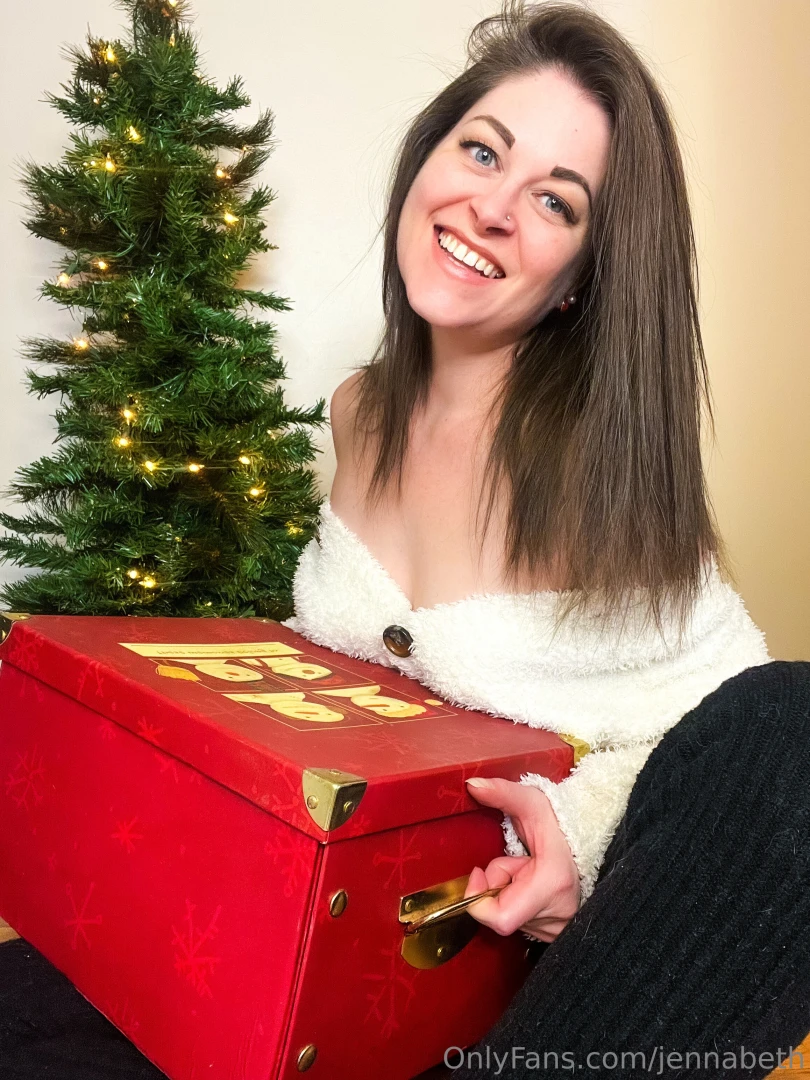 Let s decorate the tree together part 5 