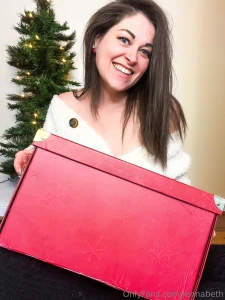 Let s decorate the tree together part 3