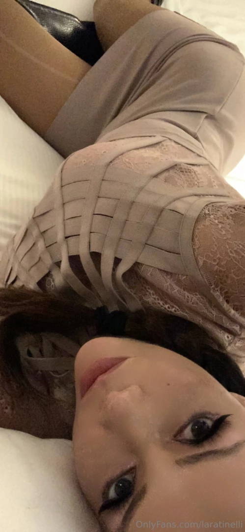 Lying in my bed do you want to know what i do 