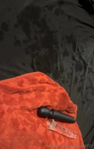Butt plug dildo vibrator and squirts also i m showing my face cum with
