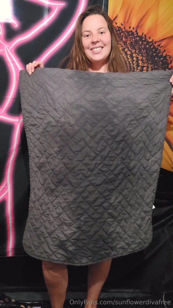 This is what happens when you tip me to cum on live 