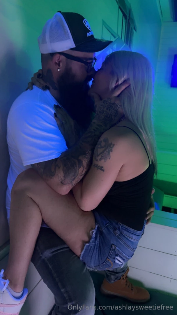 Going to a swinger meet n greet tonight let s see what fun i get into part 2 