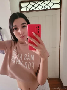 I love to match my nails with my shirt