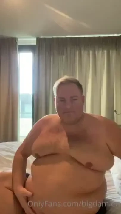 bigdamien - Hotel belly fun 