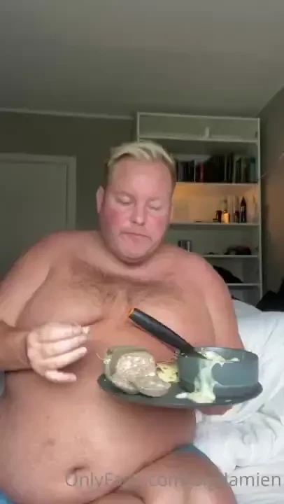 More stuffing myself videos for you guys eating a ton of super 