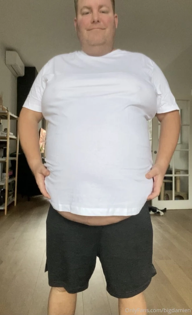 For all of you who like fat guys in tight clothes here i am in my new part 18 