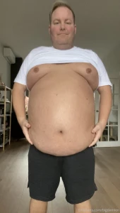 For all of you who like fat guys in tight clothes here i am in my new part 13