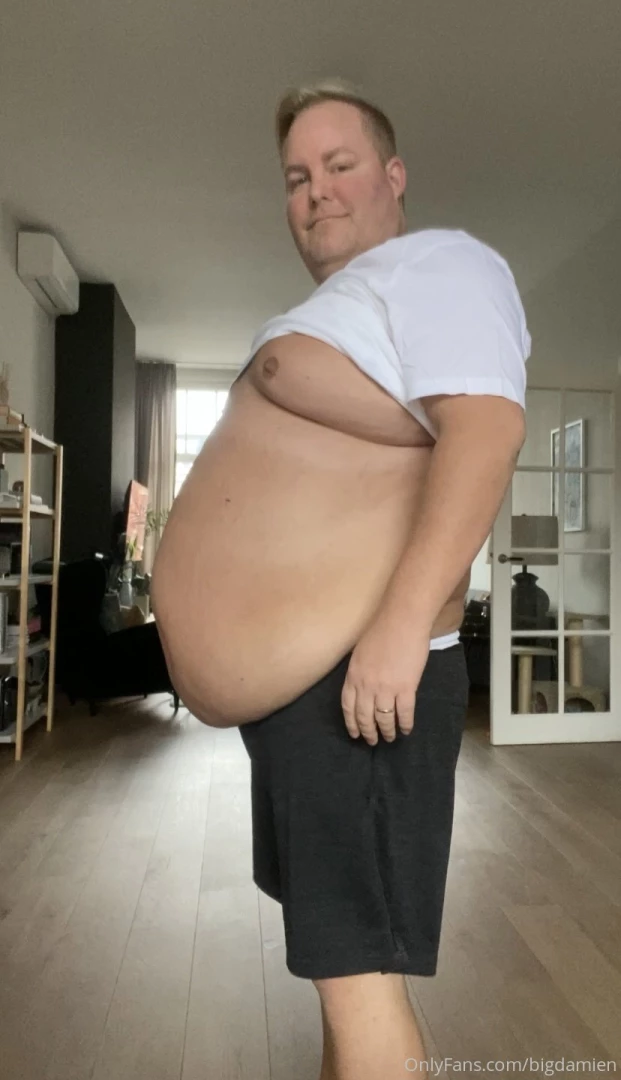 For all of you who like fat guys in tight clothes here i am in my new part 10 