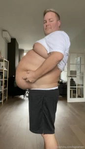 For all of you who like fat guys in tight clothes here i am in my new part 1