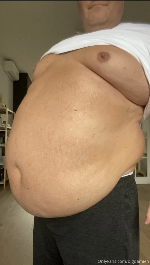 For all of you who like fat guys in tight clothes here i am in my new part 16 