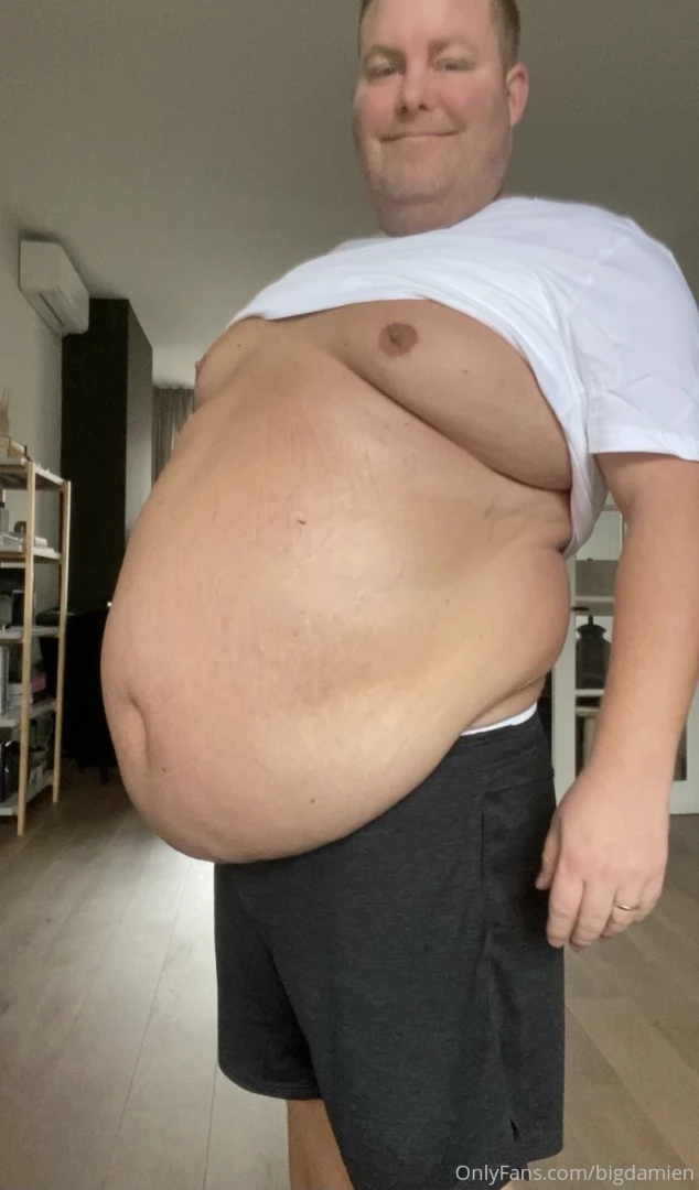 For all of you who like fat guys in tight clothes here i am in my new part 4 