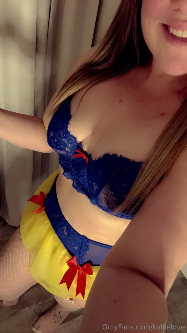 Snow white gets 7 men why can t i 