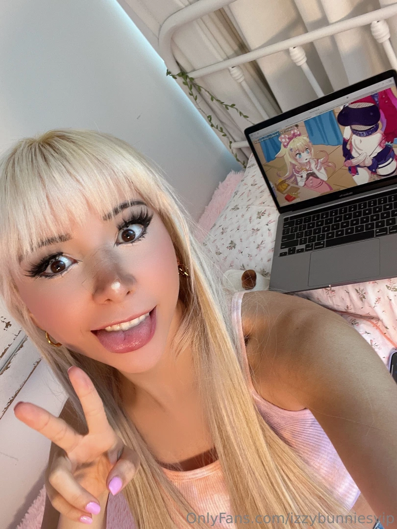 I was touching myself and my roommate came back she is now in my bed 