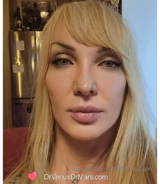 Casual kisses to you www drvenusdrmars com drvenus drmars 