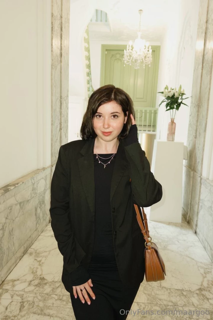 Just a nice vacation with friends visiting an exhibition i love art so 