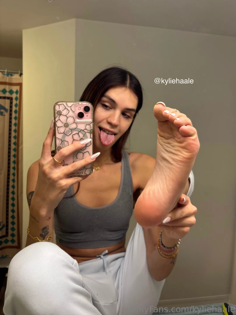 Wrinkles dm for customs or calls 