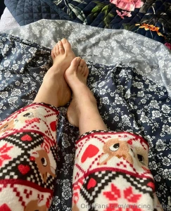 Wake up wake up it s christmas part 1